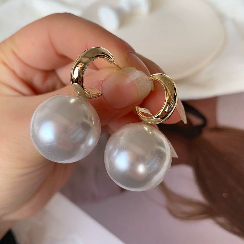 Dominated-Women-New-Fashion-Pearl-Earrings-Personality-Metal-Geometry-Water-Drop-Kinds-Of-Exaggerate-32962976525